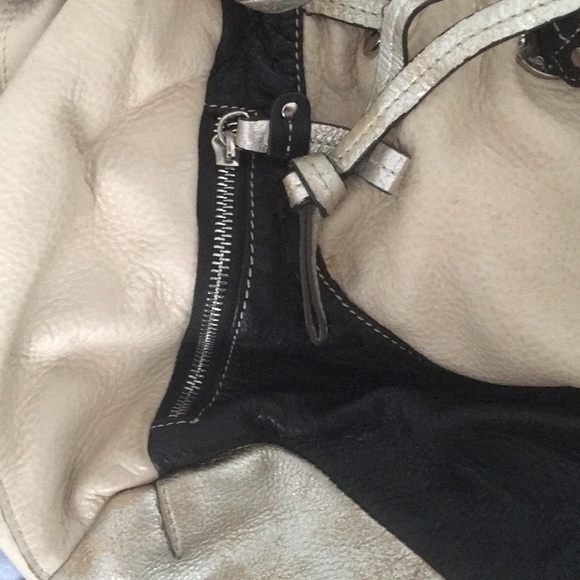 B. Makowsky Handbag - Picture 4 of 4